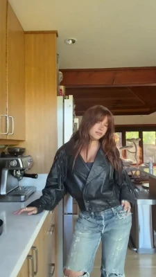 kiingkenziie - Work and heath issues suck.