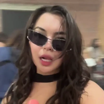isabella.gomez - One of my favorits. There is NO PRETENDING - this is how REAL HUNGRY