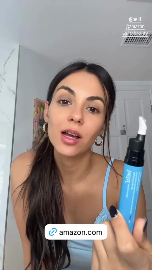 victoriajustice - arch appreciation 😍