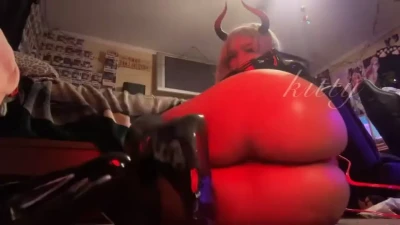 urkatgf - how long would you last if i was twerking on your dick? 😈