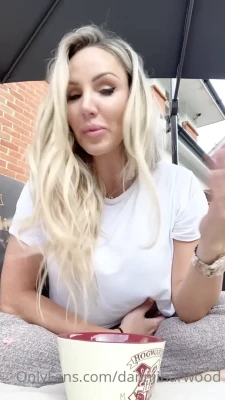 missdanniiharwood - Got a new pair of leggings in the mail today and thought I’d film a