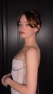 emmastone - Found a good place for your cock 🍆 😏