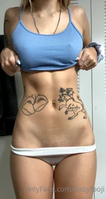 babyfooji - Peep my tan line