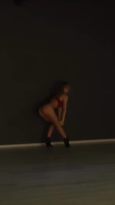 al9300 - My massive thick ass is gonna chew up these slaves