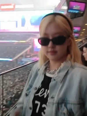 roses_are_rosie - Damn, I’m feeling such a horny slut today 🤭 oh wait, that’s