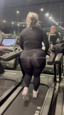 princessdeeex - nothing on under this dress in case I decide to take a dip 💦🍑