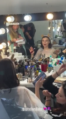 opheliamillaiss - A mirror is an indispensable part for photo shoots! So many beautiful