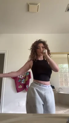 iam_dytto - wanna take a bite? 😋