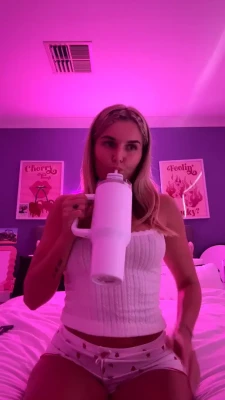 twerkariana - I always say “a little anal never hurt no body” but maybe this