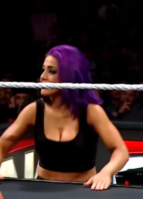 wwe_bayley - I’d love to bring you some lunch just like this😏