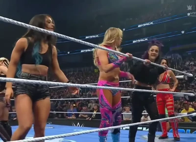 wwe_bayley - Lets play