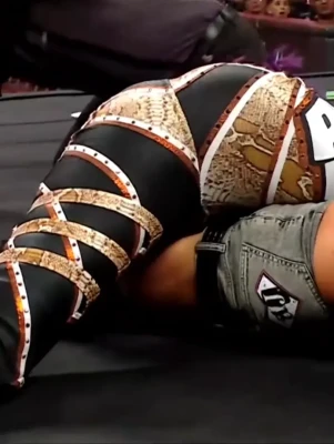 wwe_bayley - Que rico mi vagina se come mi calzón 🥵🥵🥵 Cuando tú te