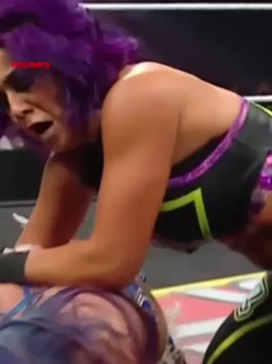wwe_bayley - Grafitti, booty and sunsets ? Good way to spend a day 😂💜