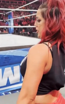 wwe_bayley - How’s my twerk game? 🍑