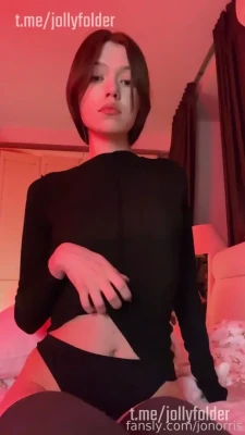 jonorris - I feel really sexy looking at this photo. That's a cool feeling.