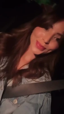 juliecbvip - A goddess in her garden💕