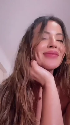 juliecbvip - Perfect Saturday me relaxing reading and you on floor on your knees