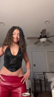 theisabellaferreira - Check your messages for the full video😇💘
