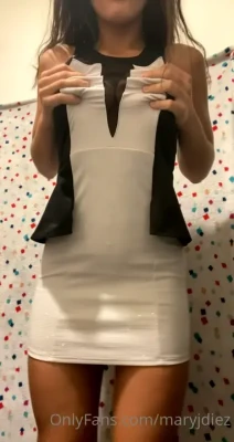lanadiez - Let's try on a new outfit for the weekend!