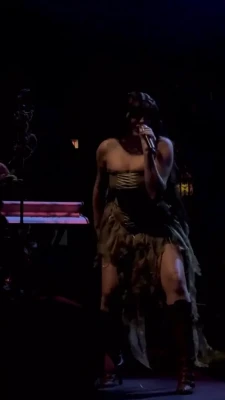 noahcyrus - hey baby!