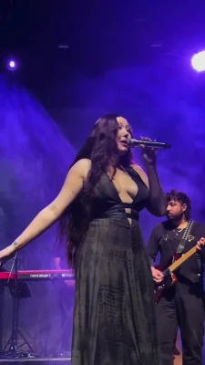 noahcyrus - Thought I’d rise you up! 🥰Happy Hump day 🍑