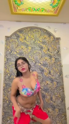 kaulini_i - The looks you give at fat bath houses in the locker room