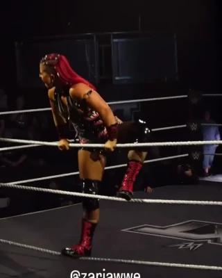 wwe_zaria - Sorry I missed a day's content! I think you'll all like this though