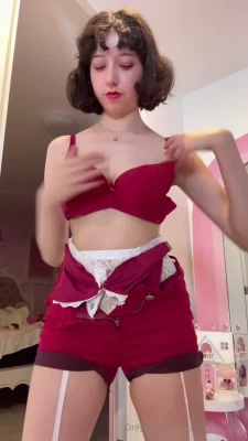 cherrycute666 - Happy HumpDay Poll. Do you like booty PICS or VIDEOS better on