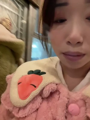 202509yoyo - I wish I had more under boob 🥺  What do you think?  (Fun fact this