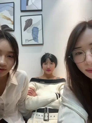 202509yoyo - Wanna come chill with me?❤️