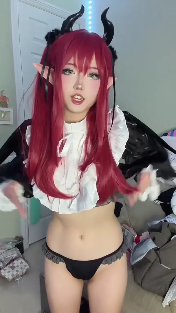 luxxezi - 😈 who’s awake and wants a dick rating!