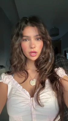 rosie.isabe1 - watch lara try to unjam her huge gun 🍆💦