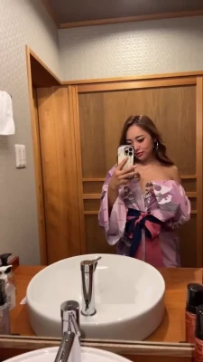 dancer_karenk - Playing with my pussy is one of my favorite things to do in my day! I