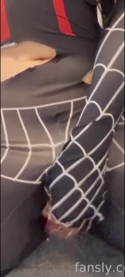 sooyensu - Tell me I’m pretty while you fuck my throat 🤤