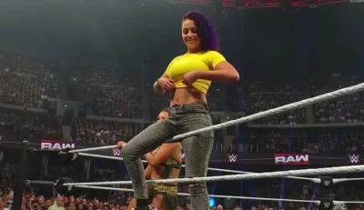 itsmebayley - Get under the table and service daddy’s cock 😈