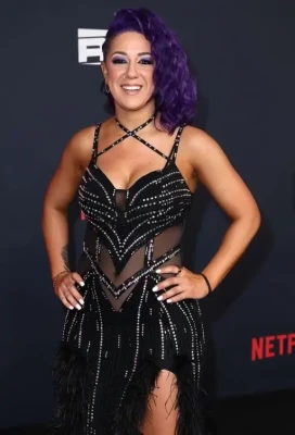 itsmebayley - Stuffing my face with burger, fish&chips, cheese bites - guzzling