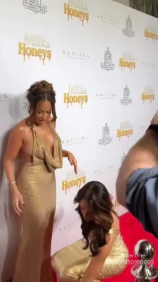 kayla_braxton - Is this too much cleavage?