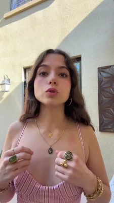 chloeforero - Masturbation with vibrator with piston function