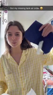 chloeforero - Me puse mi colita y papi me nalgueo con su pene mientras yo miraba mi