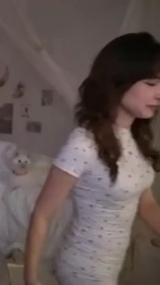 emilydaniellam - Tips and toys list   2 min of fucking my self for each tip   Toys :