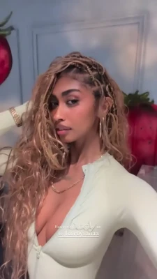 jasmine.chola - Toes AND pussy?!