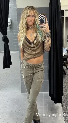 solrvca - First person to tip $20 gets 40 xxx videos straight to their DMs!