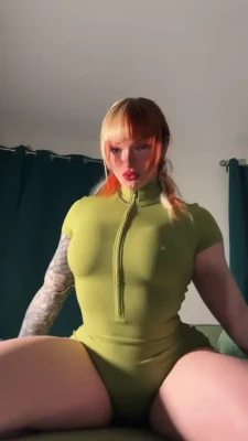 lilac_lexx - Scent fetish with fwb's jacket 🤤 [4:25]  My fwb left his jacket at