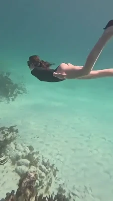 ellenaabol - I get so juicy & wet when I’m excited.