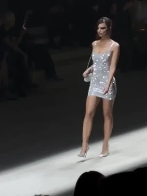 emrata - Only wearing thigh highs for you today 🤭