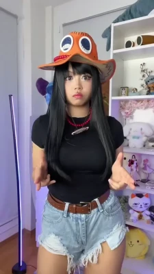anyamochii - Be honest, do I have your favorite body type?