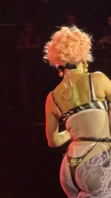 dojacat - latex was made for me 😛