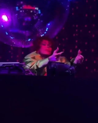 dojacat - 💦 Showing off the goods🍑