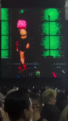 dojacat - 100% real fat ass 🤤