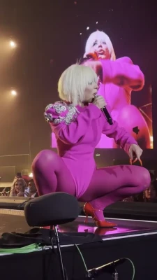 dojacat - Do I look good in purple?😍😈